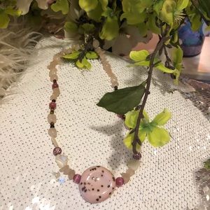 🌸Ladies pink/brown necklace with various stones🌸